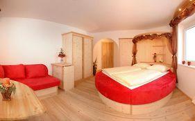Bed&Breakfast Landhaus Strasser
